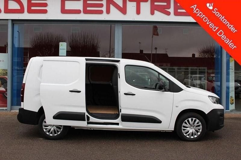 Used Peugeot Partner Premium 2022 White MPV