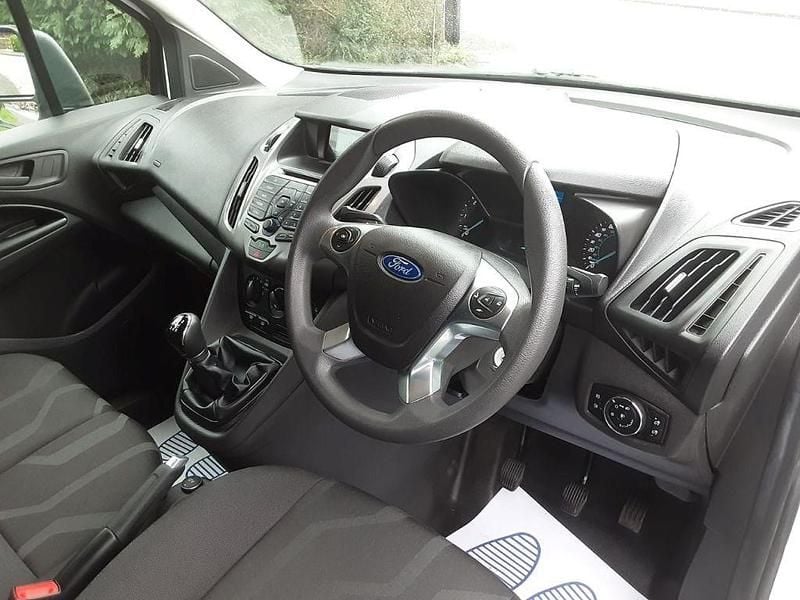 Used Ford Transit Connect Trend 100 HP (73 kW) 2017 White MPV