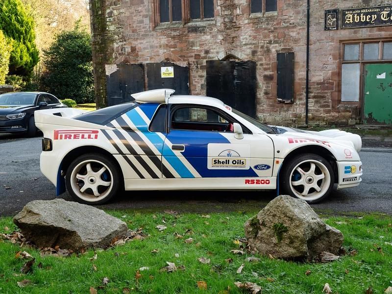 Used Toyota MR2 140 HP (102 kW) 2003 White Cabriolet