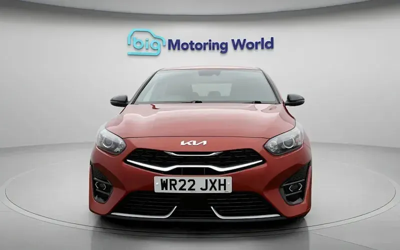 Second-hand Kia Ceed GT-Line 160 CP (117 kW) 2022 Roșu Hatchback