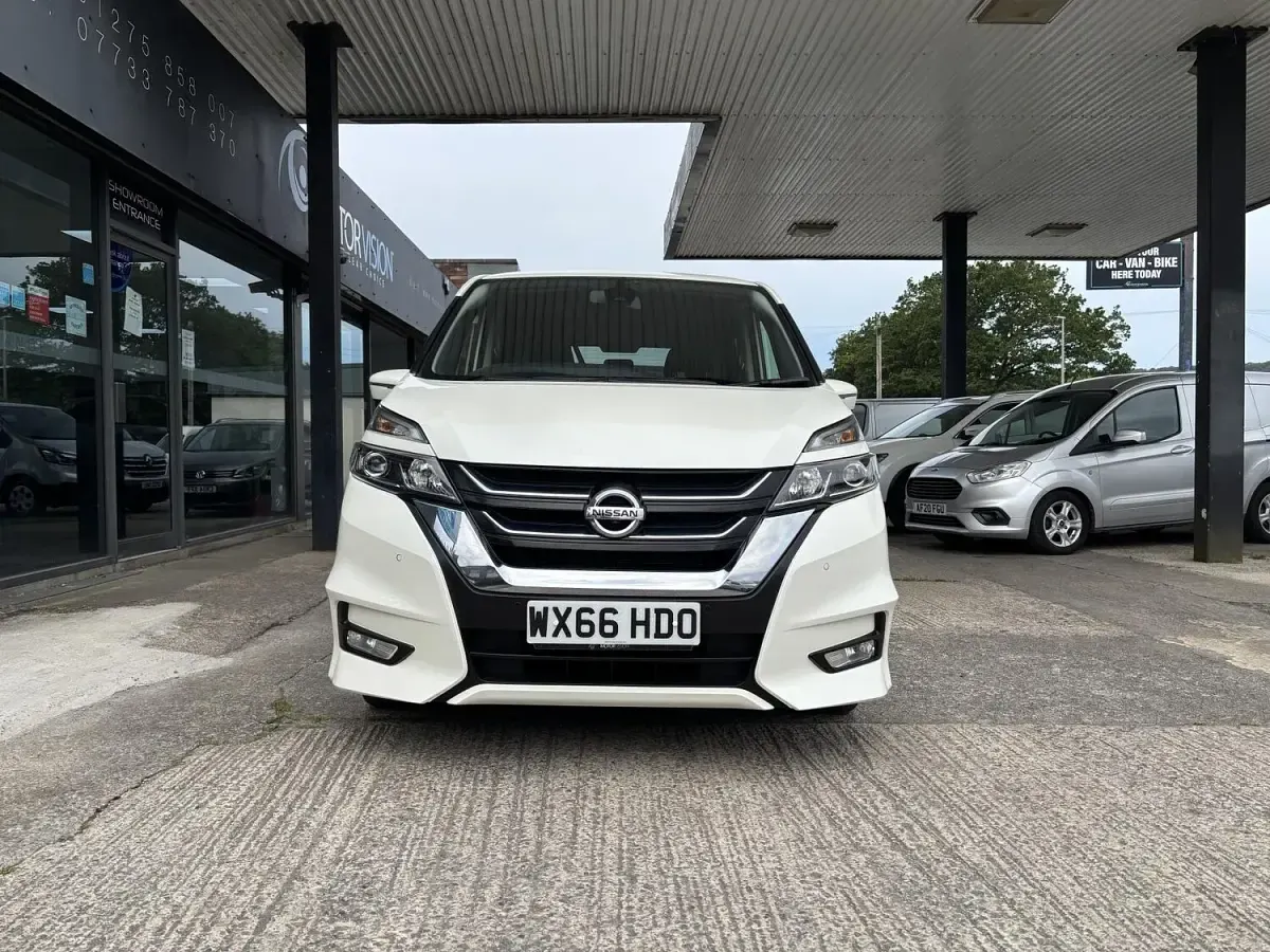 Used Nissan Serena 150 HP (110 kW) 2016 White MPV
