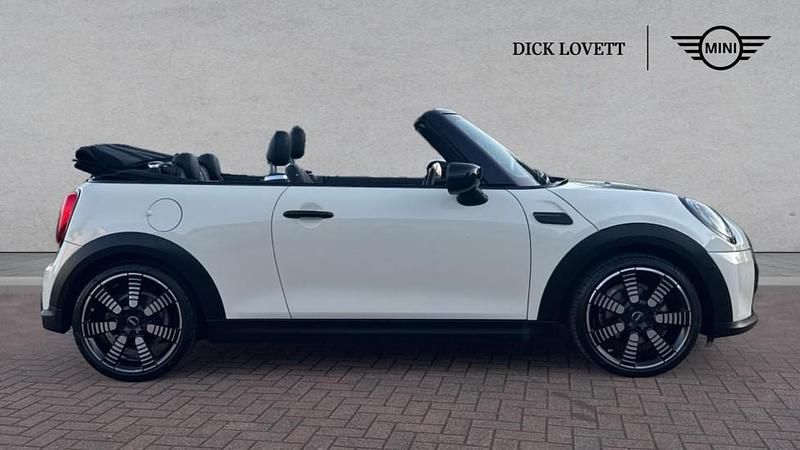Used Mini Cooper Exclusive 136 HP (100 kW) 2021 White Hatchback