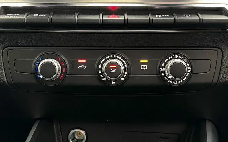 Used Audi Q2 S-Line 150 HP (110 kW) 2023 White SUV