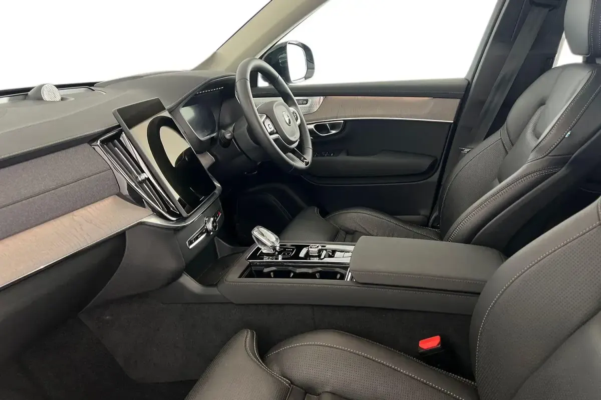 Used Volvo XC90 Ultra 455 HP (334 kW) 2025 Denim blue SUV