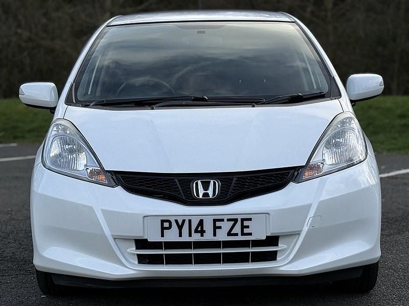 Used Honda Jazz ES 2014 White Hatchback