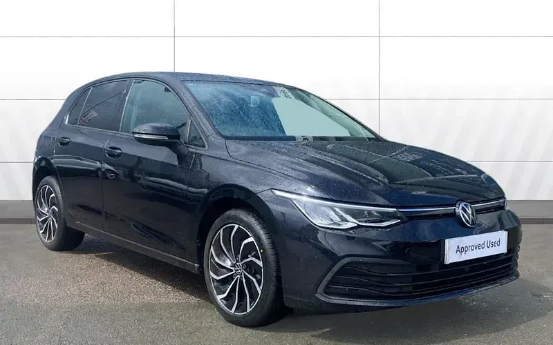 Second-hand VW Golf VIII Life 110 CP (80 kW) 2023 Hatchback