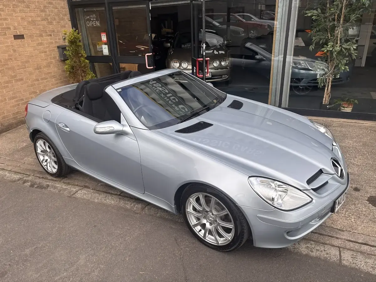 Used Mercedes SLK280 227 HP (166 kW) 2006 Silver Cabriolet