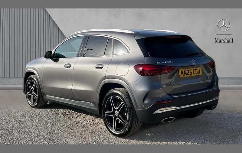 Usado Mercedes GLA250 Executive 214 HP (157 kW) 2025 Cinzento SUV