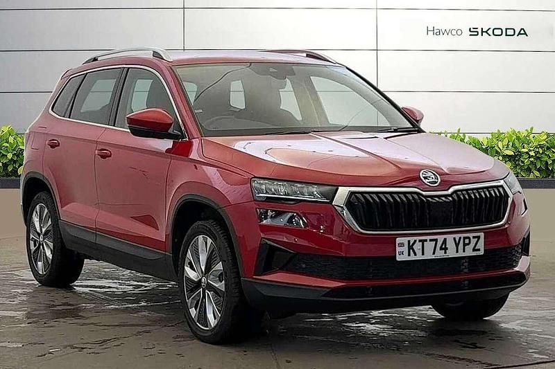 Velvet red metallic Used 2025 Skoda Karoq SE L SUV | £26,995 (Fair price) - Image 1/4