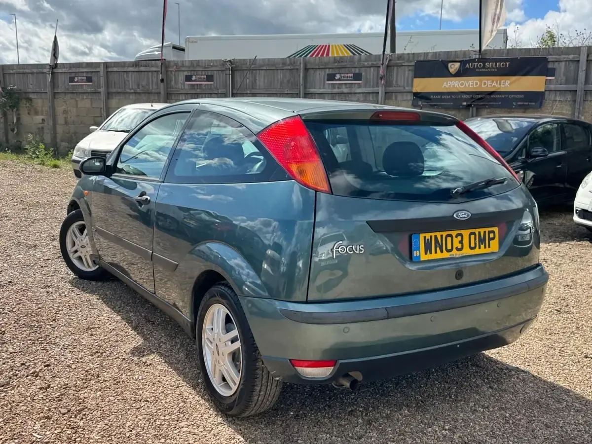 Used Ford Focus Zetec 99 HP (72 kW) 2003 Green Hatchback