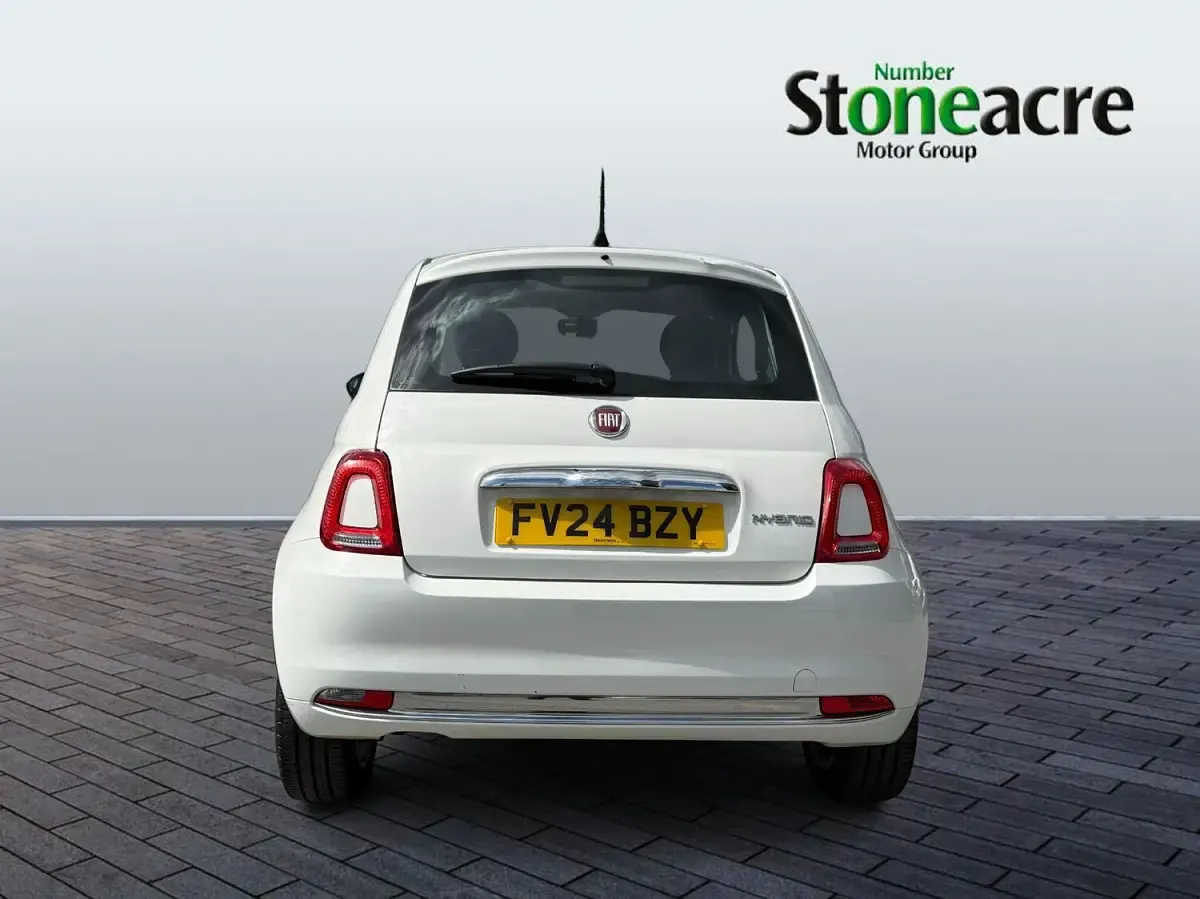 Used Fiat 500 70 HP (51 kW) 2024 White Hatchback