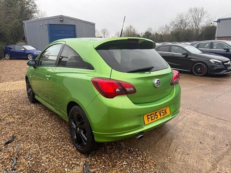 Second-hand Vauxhall Corsa Edition 115 CP (84 kW) 2015 Verde Hatchback