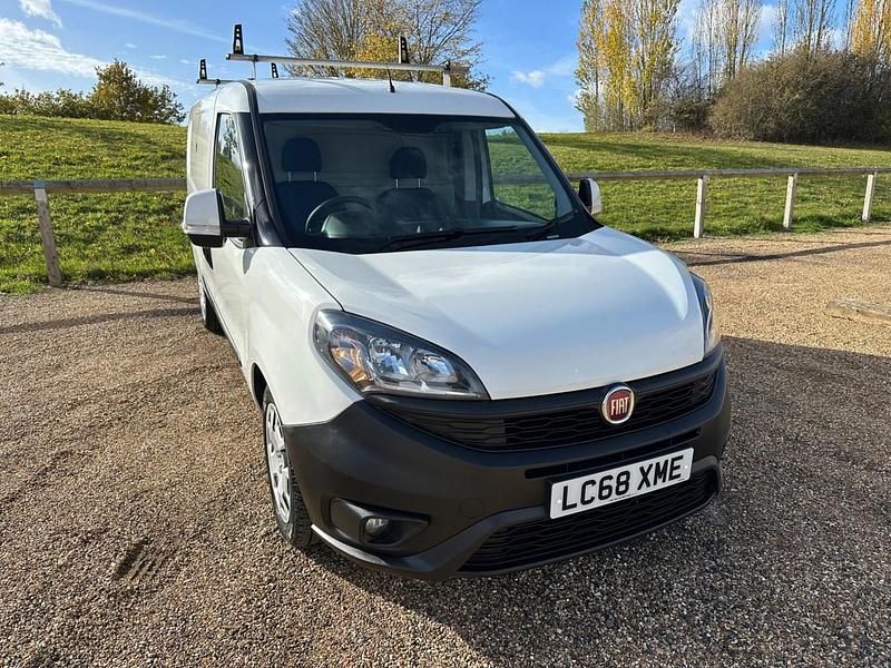 White Used 2018 Fiat Doblò MPV | £6,475 (Fair price) - Image 1/4
