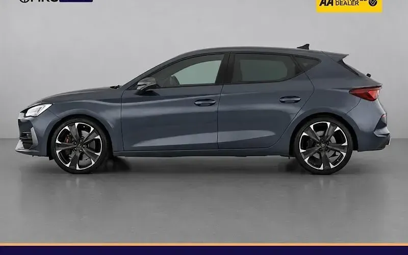 Used Cupra Leon VZ2 300 HP (220 kW) 2023 Hatchback