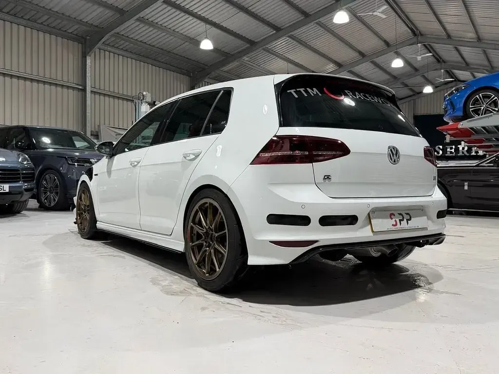 Used VW Golf VII R 2015 White Hatchback