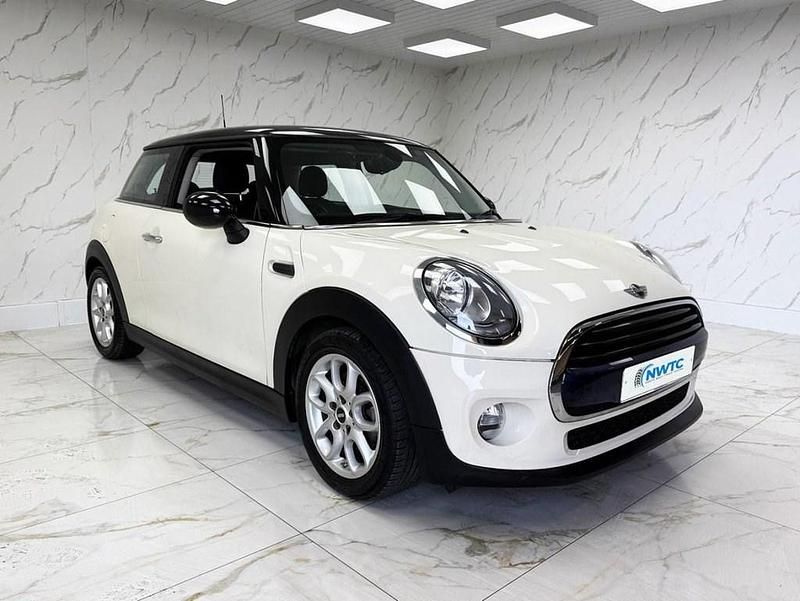 Used Mini Cooper Hatch 136 HP (100 kW) 2016 White Hatchback