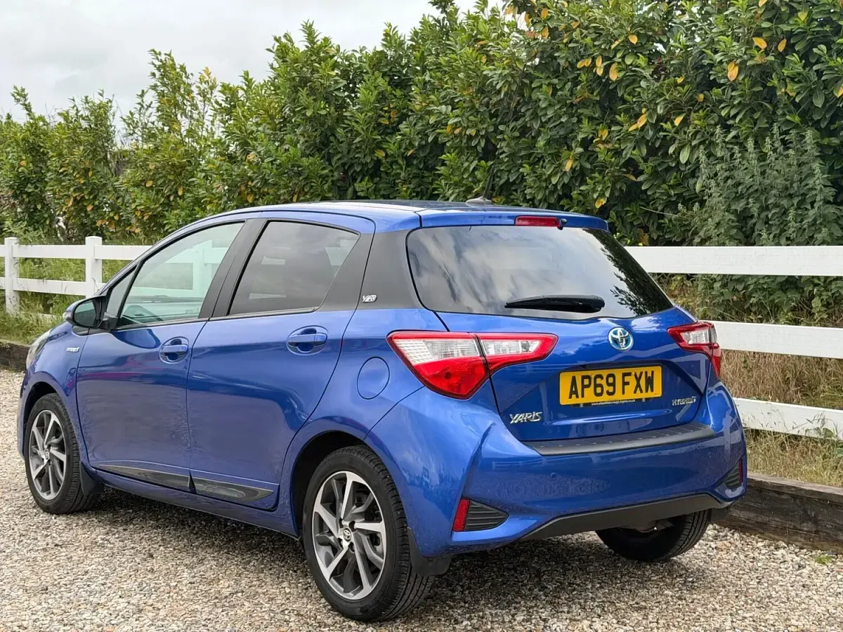 Used Toyota Yaris Hybrid 2020 Blue Hatchback