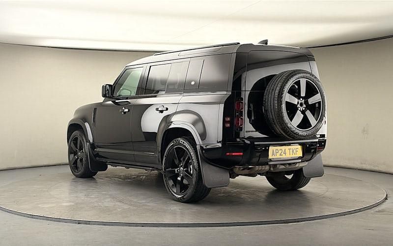 Used Land Rover Defender HSE Dynamic 300 HP (220 kW) 2024 Santorini black SUV