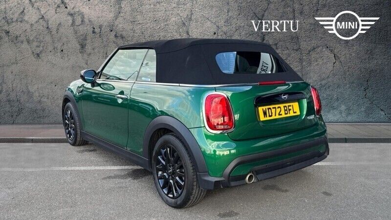 Begagnad Mini Cooper Classic 134 HK (98 kW) 2023 Grön Halvkombi