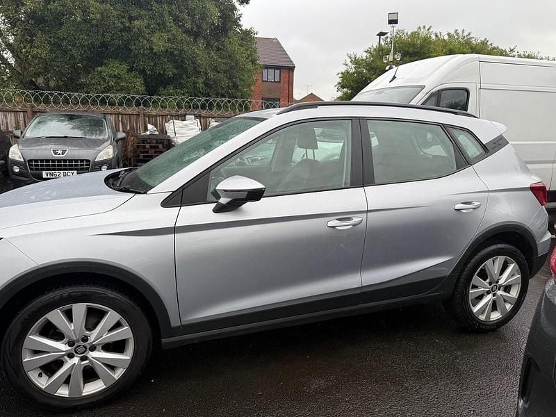 Used Seat Arona SE Technology 115 HP (84 kW) 2018 Silver SUV