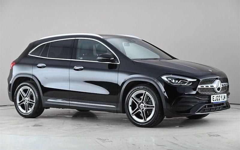 Usado Mercedes GLA200 AMG Line Premium 163 HP (119 kW) 2022 SUV