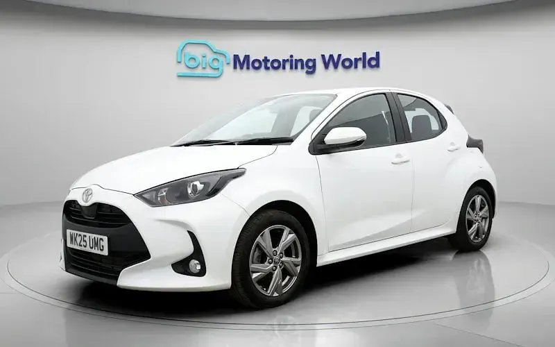 Used Toyota Yaris 116 HP (85 kW) 2025 White Hatchback