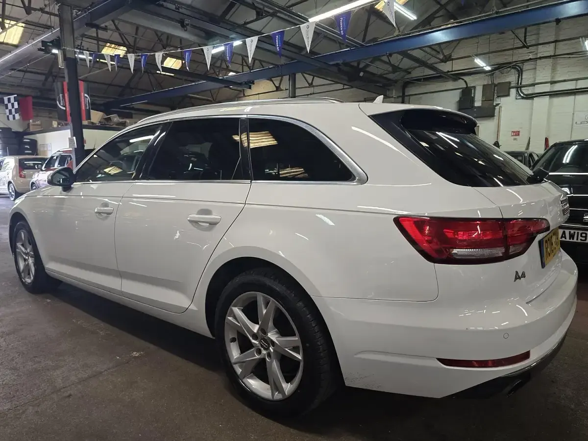 Used Audi A4 Sport 150 HP (110 kW) 2016 White Estate