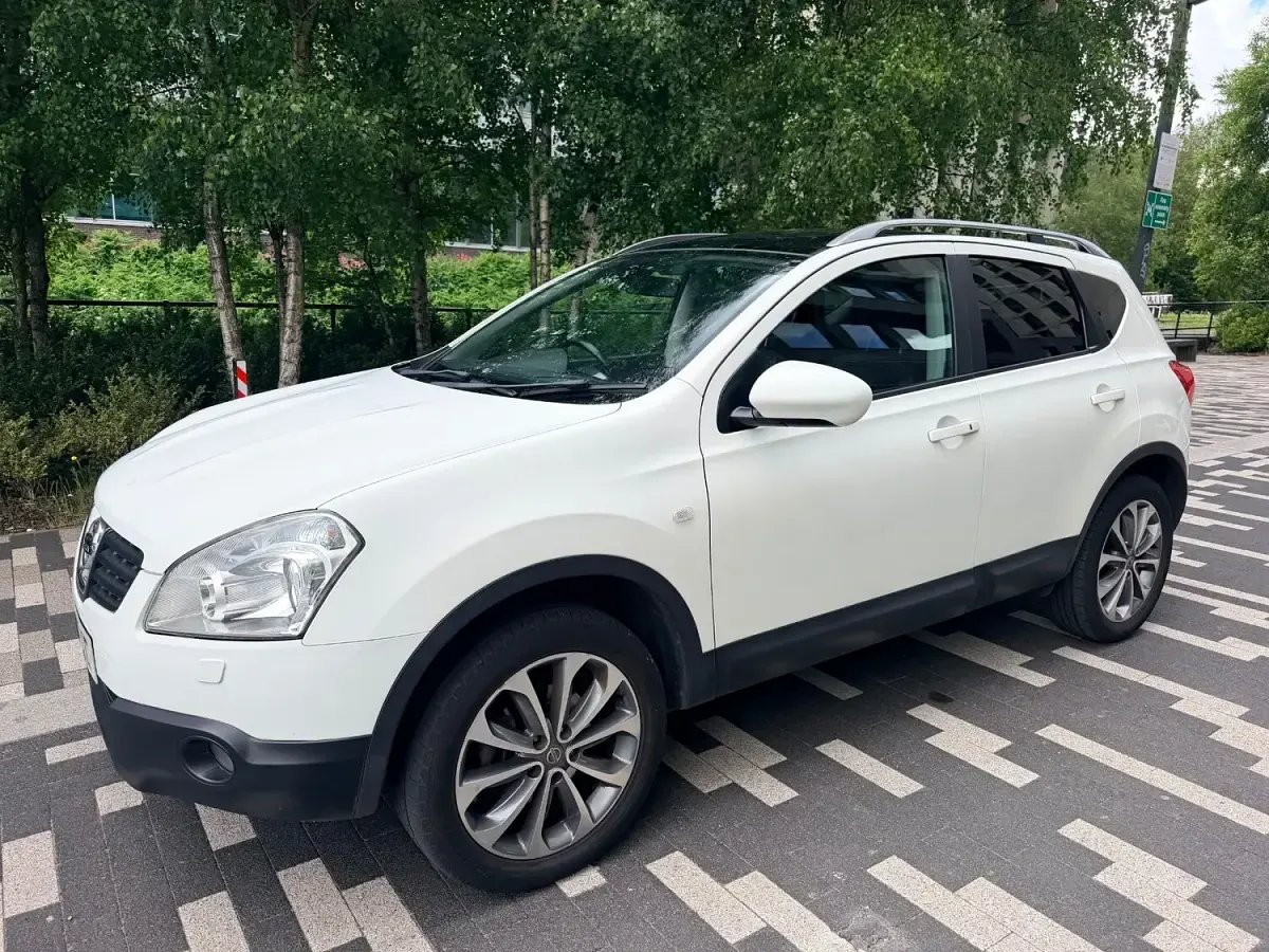 Used Nissan Qashqai Tekna 2010 White SUV