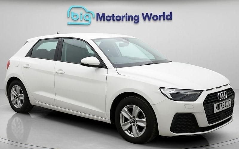 Used Audi A1 Sportback 95 HP (69 kW) 2023 White Hatchback