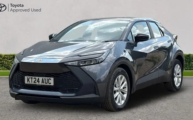 Used Toyota C-HR 140 HP (102 kW) 2026 SUV