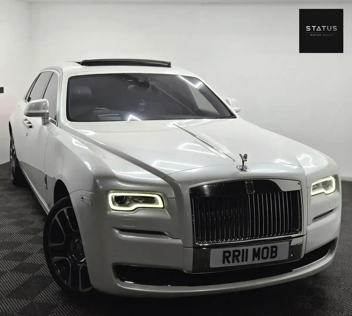 Used Rolls Royce Ghost 571 HP (419 kW) 2016 Black Sedan