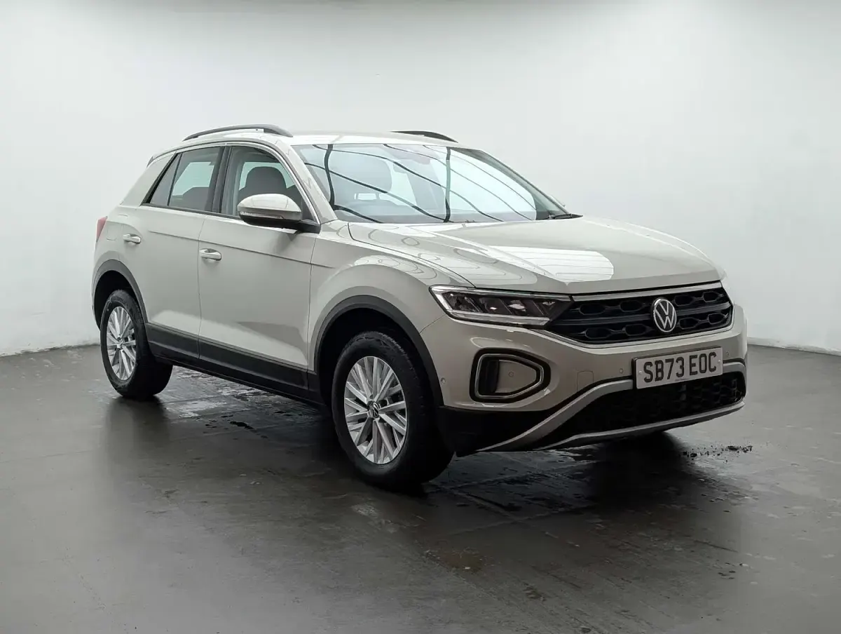 Used VW T-Roc Life 110 HP (80 kW) 2024 Grey SUV