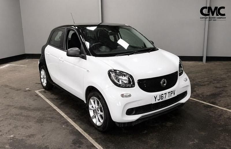 Used Smart ForFour Passion 2017 Black Hatchback