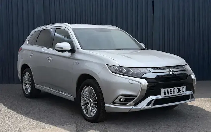 Used Mitsubishi Outlander P-HEV 177 HP (130 kW) 2018 Estate