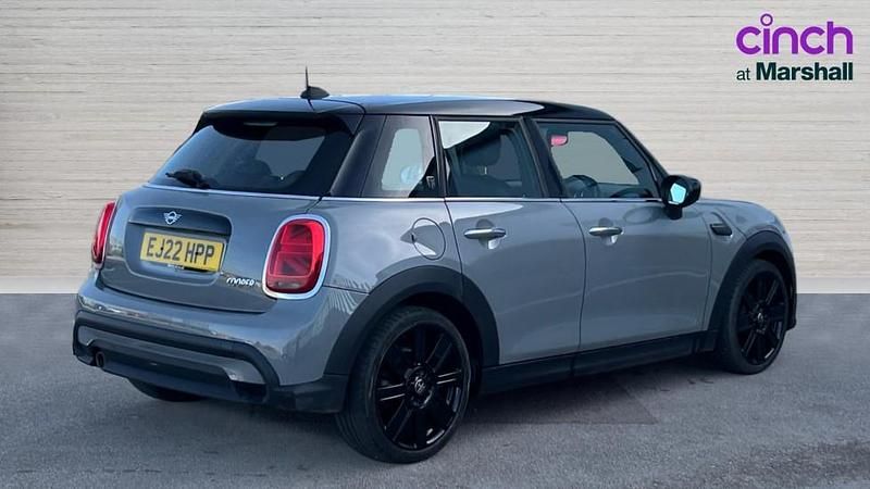 Begagnad Mini Cooper Exclusive 136 HK (100 kW) 2022 Grå Halvkombi