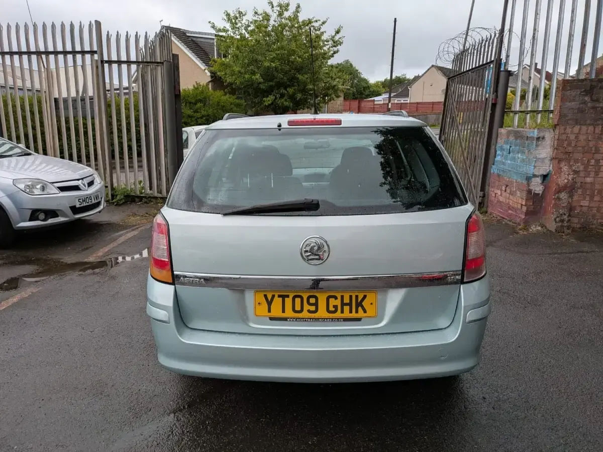 Usado Vauxhall Astra 138 HP (101 kW) 2009 Verde Carrinha