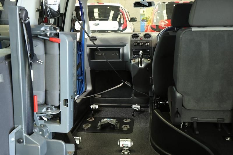 Used VW Caddy 102 HP (75 kW) 2013 Blue MPV