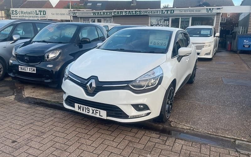 Used Renault Clio IV Iconic 90 HP (66 kW) 2019 White Hatchback