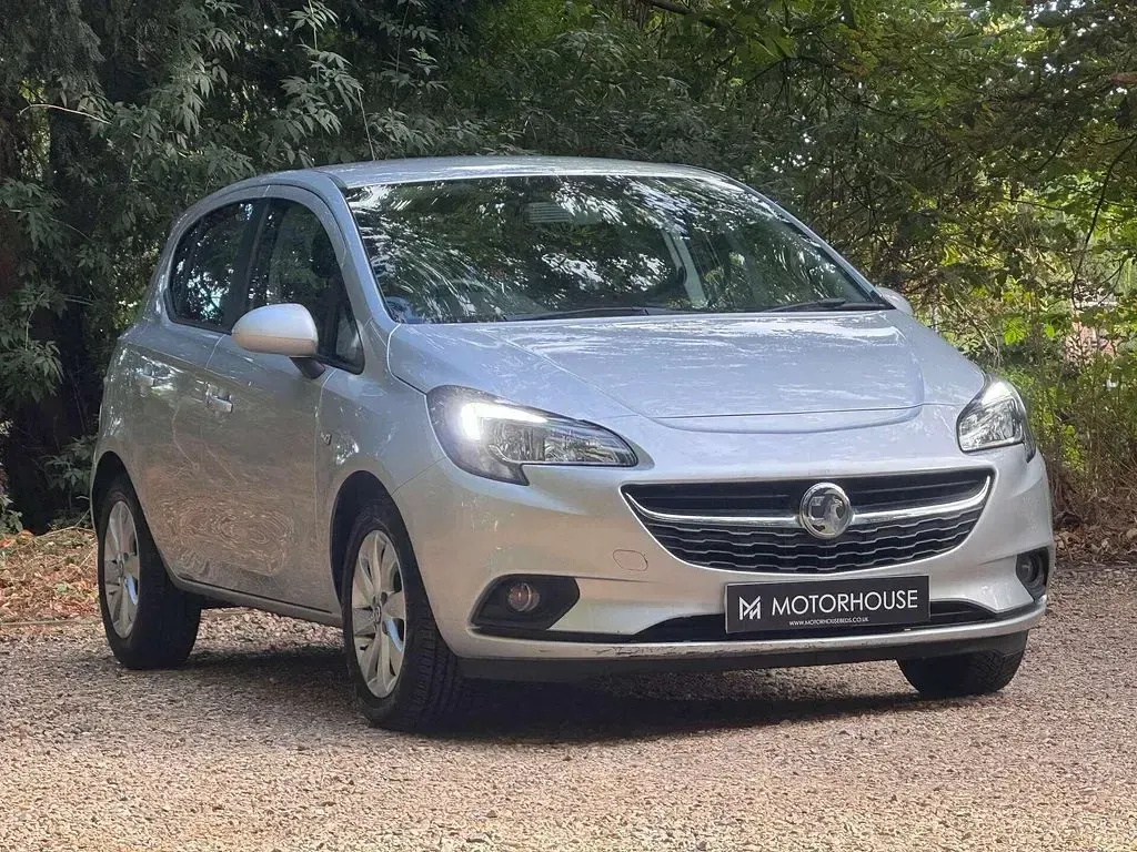Used Vauxhall Corsa Design Edition 75 HP (55 kW) 2017 Silver Hatchback