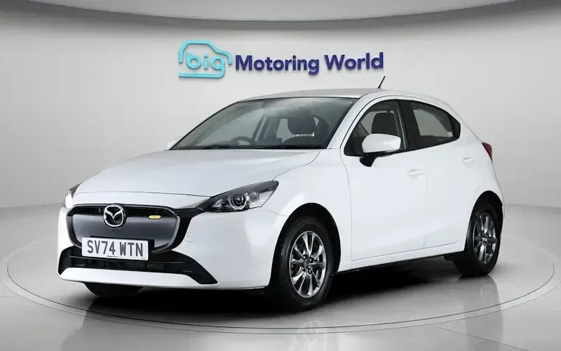 Used Mazda 2 Center-Line 75 HP (55 kW) 2024 White Hatchback