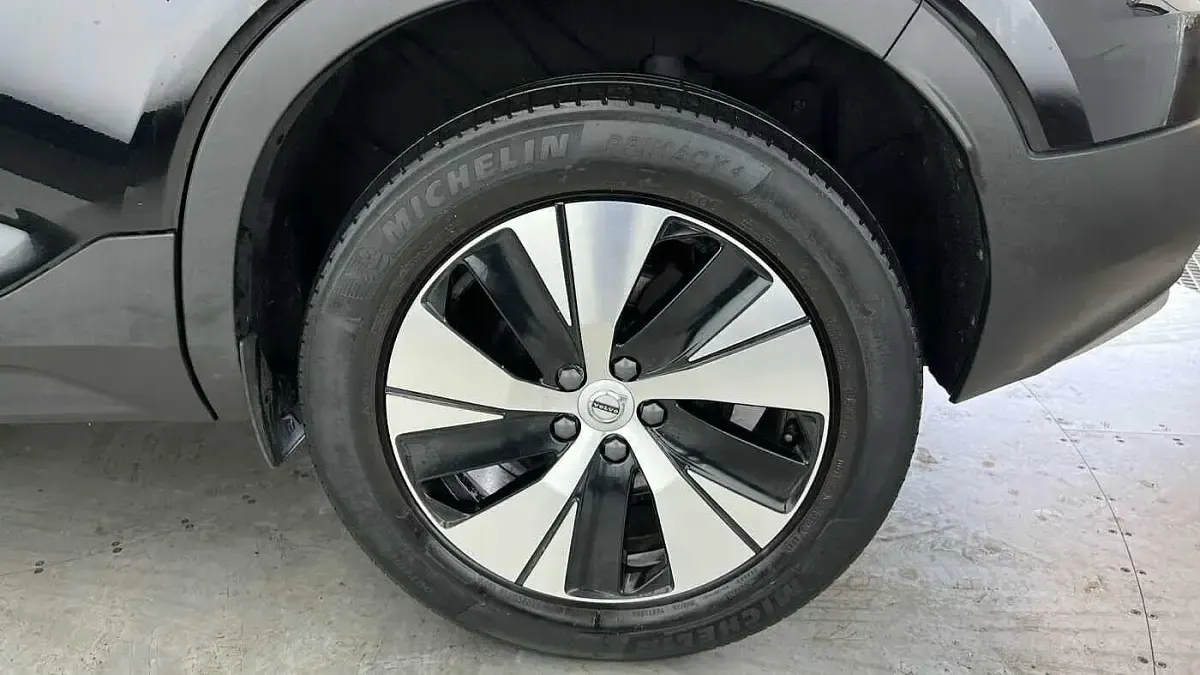 Used Volvo XC40 Core 208 HP (152 kW) 2023 Black SUV
