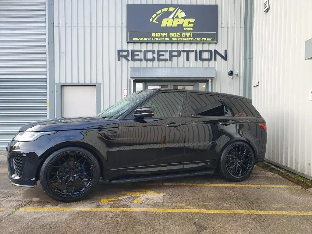 Second-hand Land Rover Range Rover Sport HSE 306 CP (225 kW) 2018 Negru SUV