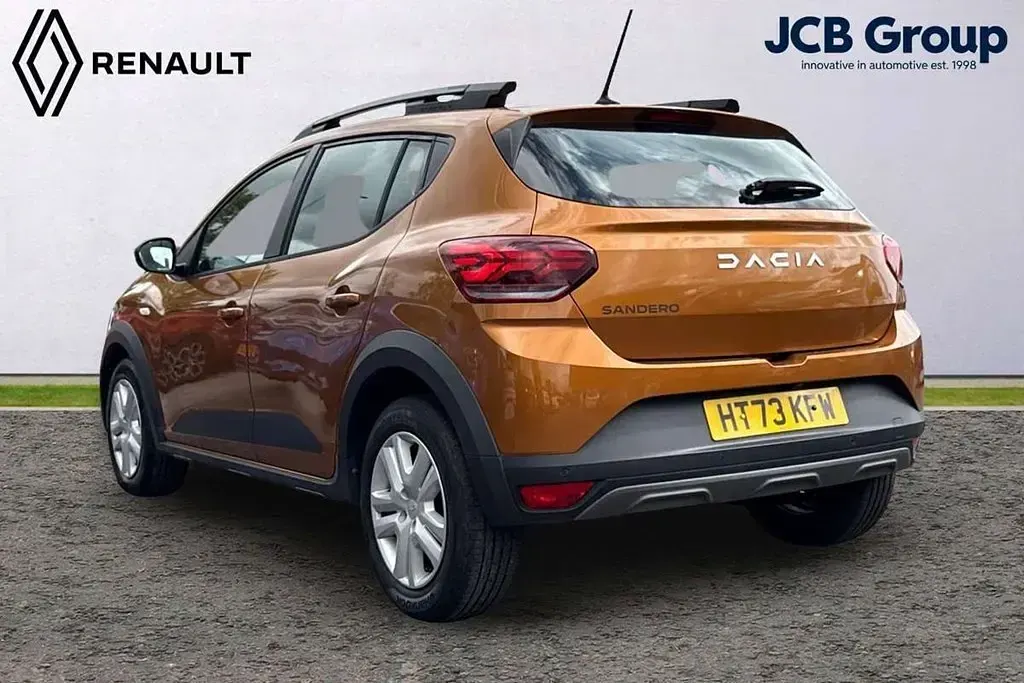 Used Dacia Sandero Expression 90 HP (66 kW) 2023 Orange SUV