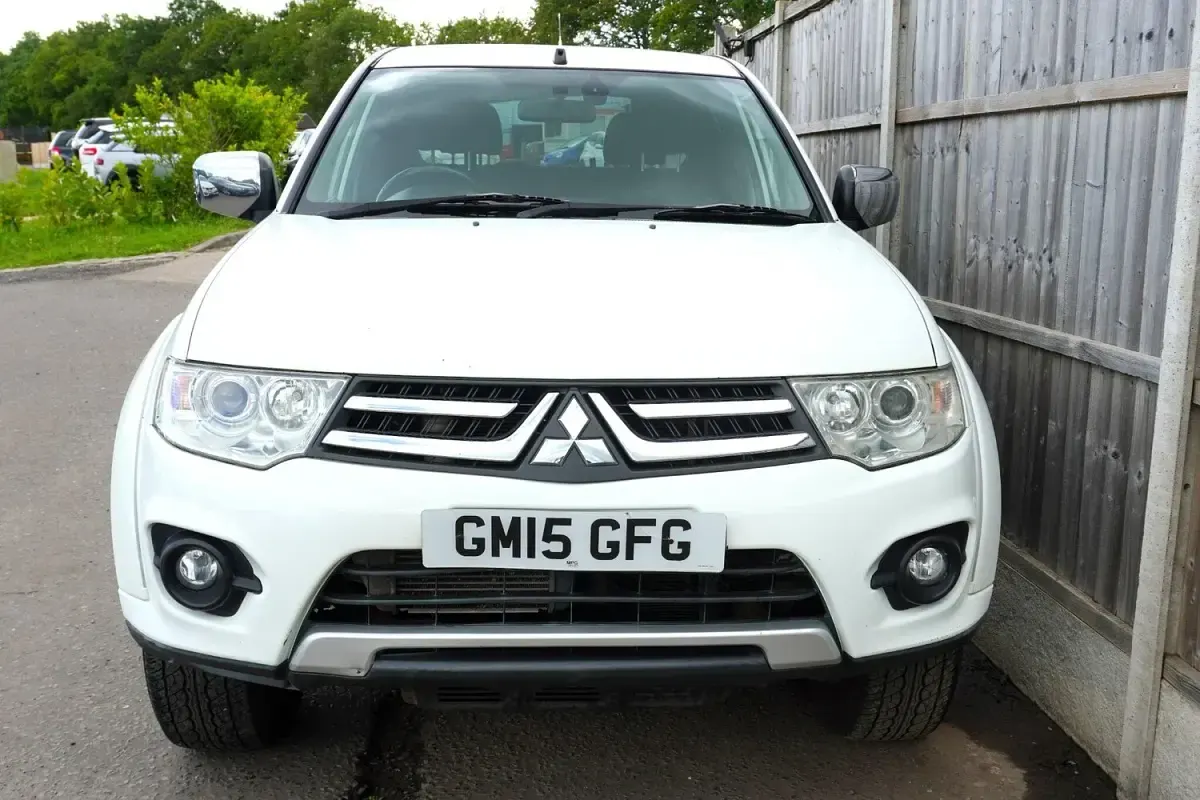 Used Mitsubishi L200 2015 White Pickup