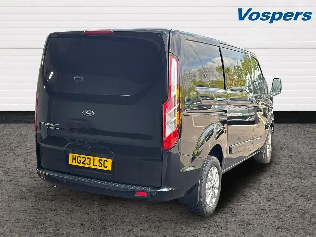 Begagnad Ford Transit Custom Limited 130 HK (95 kW) 2023 Svart Van