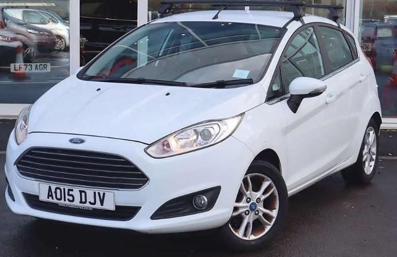 Used Ford Fiesta Zetec 2015 White Hatchback