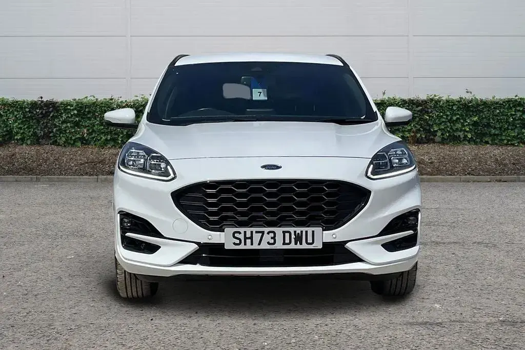 Used Ford Kuga ST-Line 190 HP (139 kW) 2023 White SUV