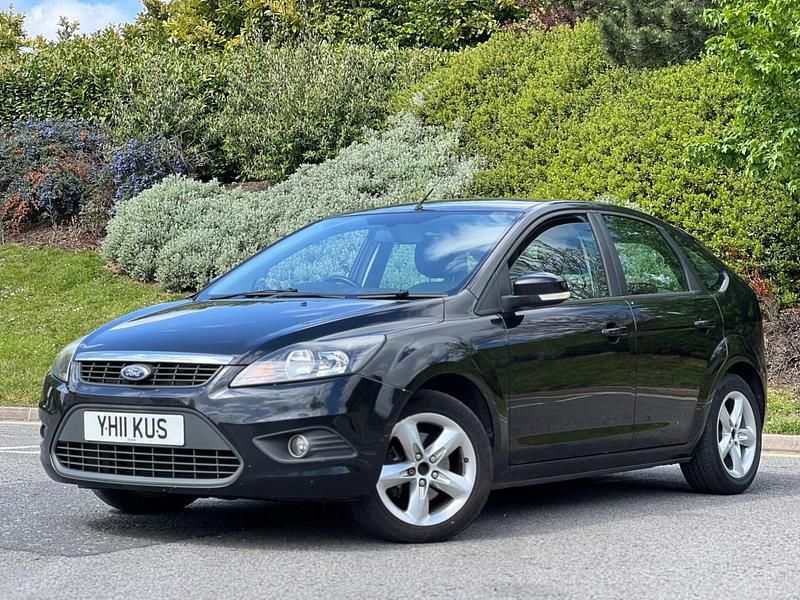 Begagnad Ford Focus Zetec 2011 Svart Halvkombi