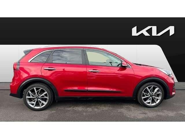 Used Kia Niro 141 HP (103 kW) 2022 Red SUV
