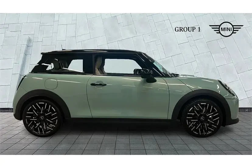 Used Mini Cooper Exclusive 204 HP (150 kW) 2024 Green Hatchback